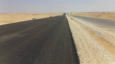 تنفيذ المرافق والطرق لقطع أراضٍ سكنية بأكتوبر الجديدة